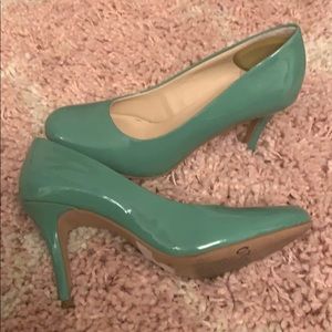 Nine West Green Pumps